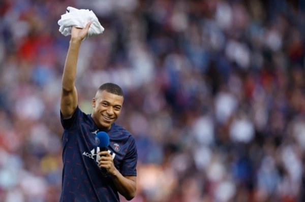 kylian-mbappe-o-lai-psg-ket-thuc-thuong-vu-nong-nhat-gioi-bong-da