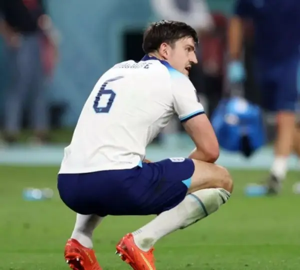 Harry Maguire lại tấu hài với pha phản lưới nhà ở tuyển Anh