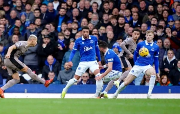 Everton được trả lại 4 điểm nhờ kháng cáo thành công