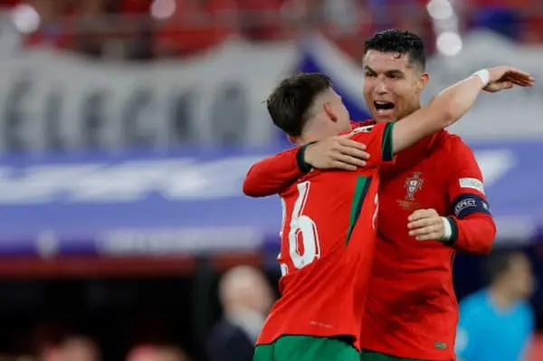 Ronaldo sẽ có danh hiệu lớn thứ 3 trong màu áo Bồ Đào Nha hay không