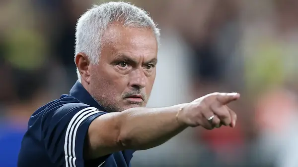 Tại sao Jose Mourinho lại bị Fenerbahce sa thải?