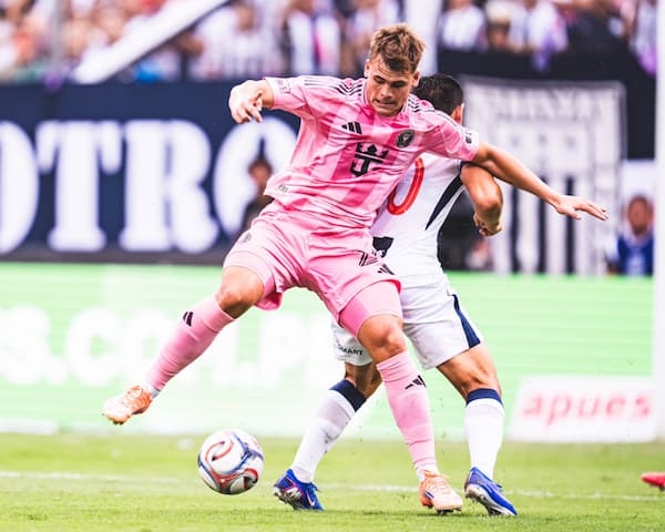 Lionel Messi bất lực, Inter Miami khởi đầu ác mộng tại Peru