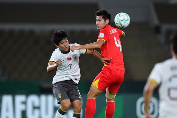 Khoảnh khắc Nguyễn Hiểu Minh rời sân và cú trượt dài của U23 Việt Nam