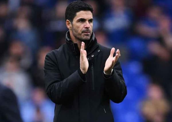 Vì sao Pháo thủ “tắt điện” trên hàng công?