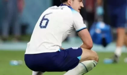 Harry Maguire lại tấu hài với pha phản lưới nhà ở tuyển Anh