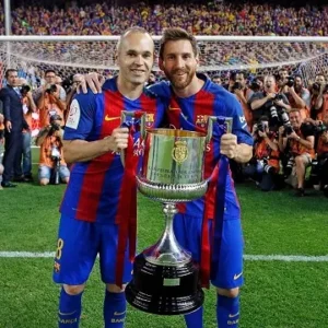 Messi gửi lời tri ân trong ngày Iniesta treo giày