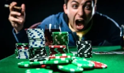 Kinh nghiệm chơi Poker thực chiến tăng kỹ năng cược Poker online