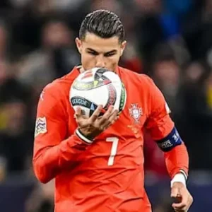 Tại sao Cristiano Ronaldo vẫn là đầu tàu không thể thay thế của Bồ Đào Nha?