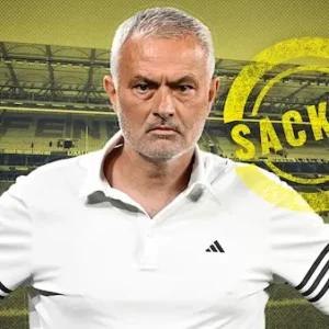 Tại sao Jose Mourinho lại bị Fenerbahce sa thải?