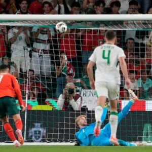 Cristiano Ronaldo đá hỏng penalty – Dấu hiệu sa sút hay chỉ là tai nạn?