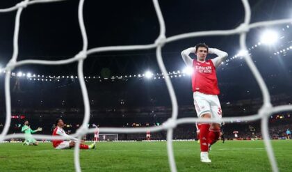 Pháo thủ và vòng luẩn quẩn “chỉ muốn hòa”